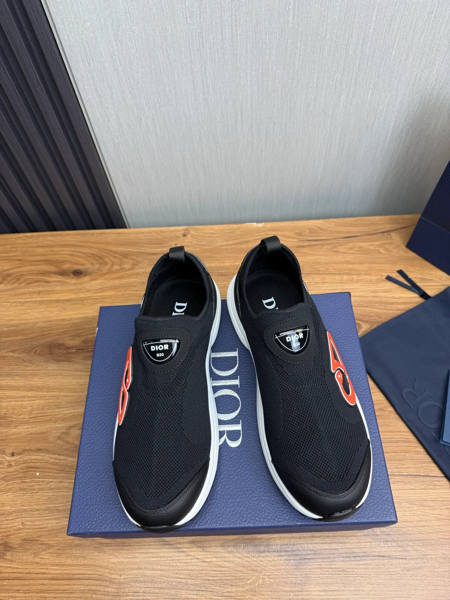 Men's shoes 💰540💰 Dior Dior B30 latest hot model shipped, original 1:1 manufacturing ▪️ Fabric: Original custom fly woven ▪️ Lining: Imported breathable mesh ▪️ Sole: Original molded non-slip outsole ▪️ Size: 38-45 (custom-made 45 non-returnable)